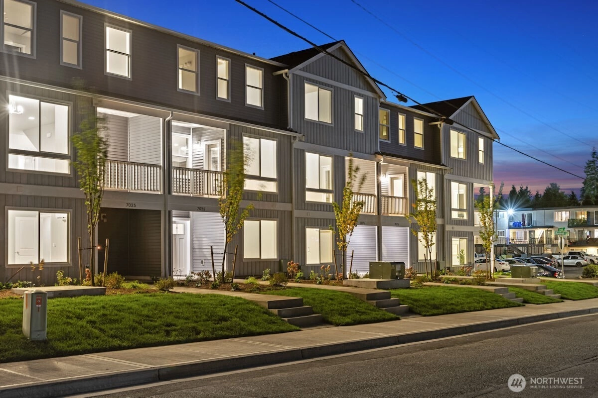 7025 Rainier Dr Unit E Unit E Everett WA 98203