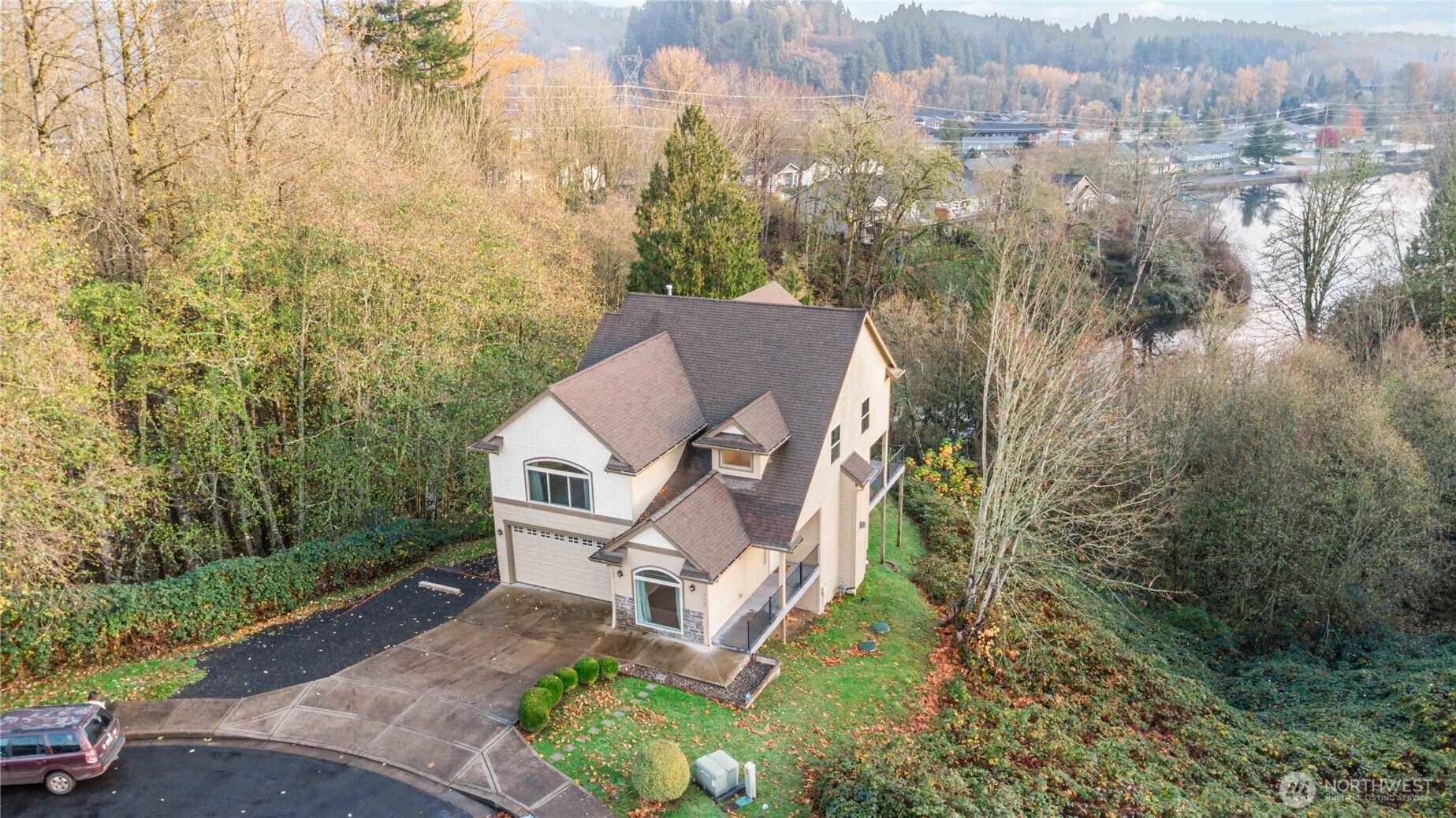 119 Peninsula Dr Kelso WA 98626