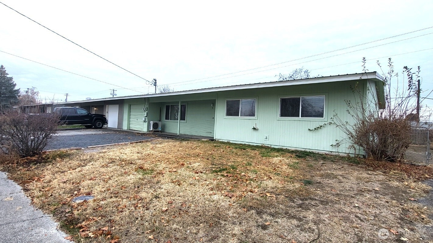 8910 Travis Dr Unit B Unit B Moses Lake WA 98837