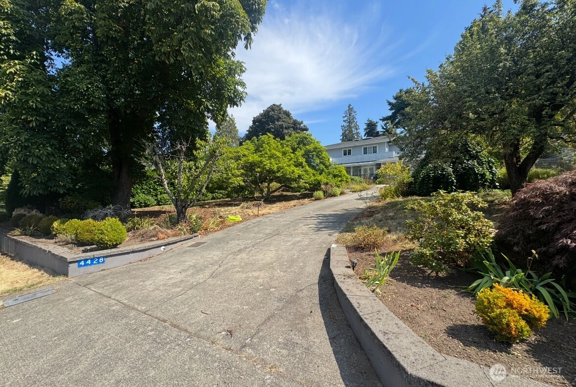 4428 92nd Ave NE Unit  Yarrow Point WA 98004