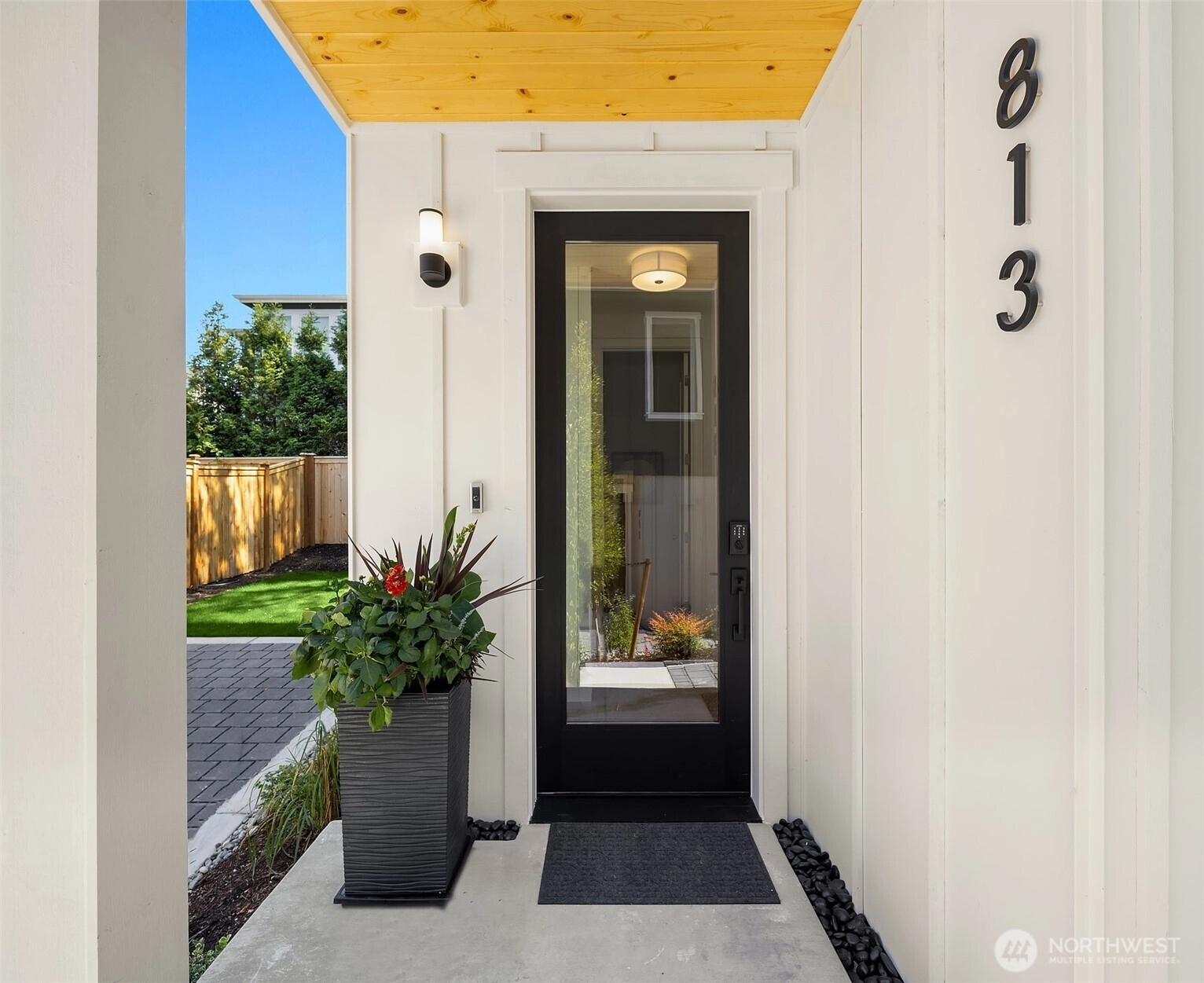 813 18th Ave W Kirkland WA 98033