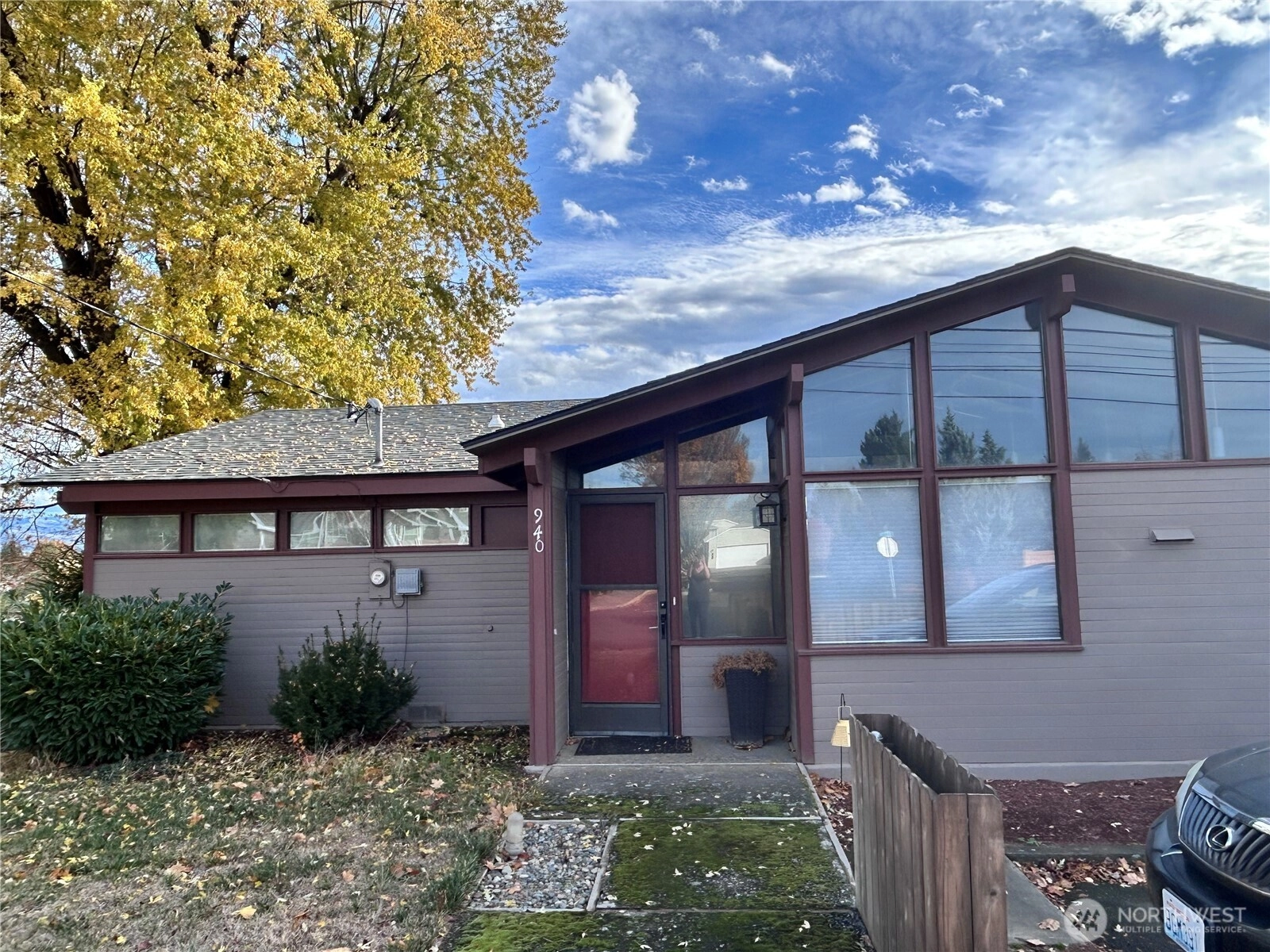 940 SE 12th St College Place WA 99324