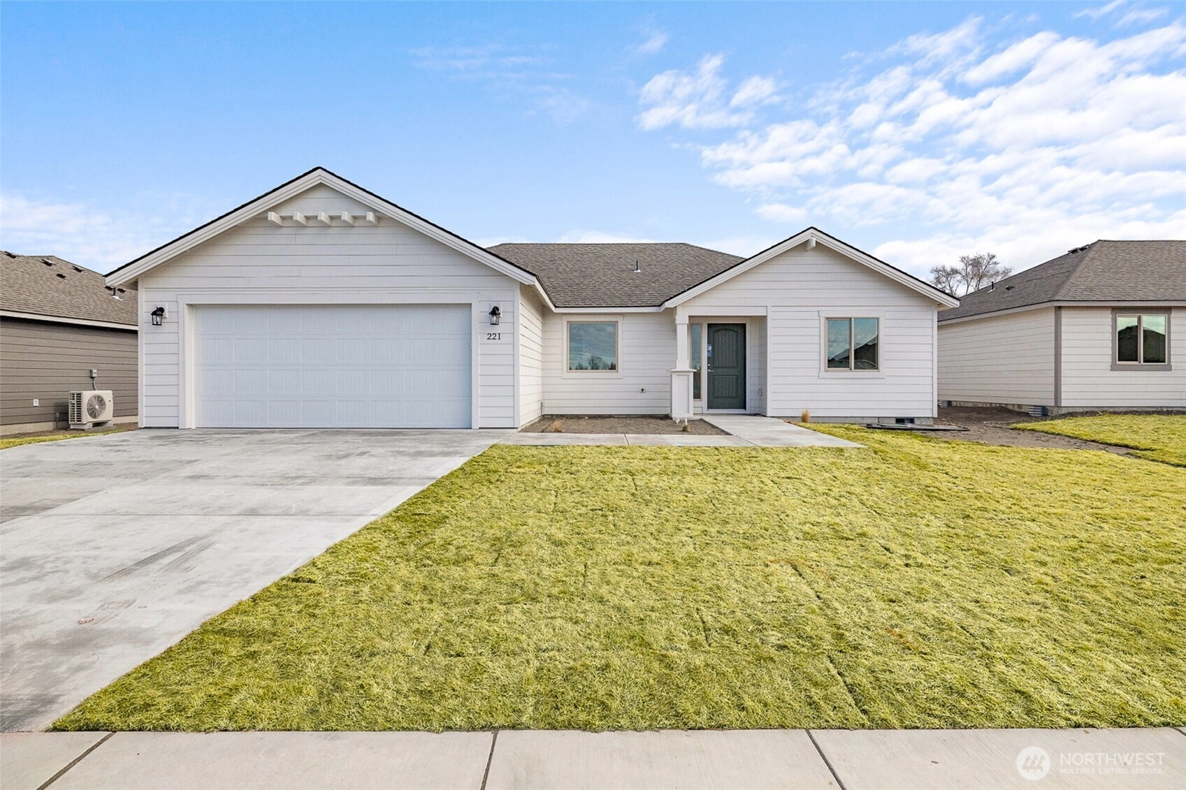 221 Lessor Loop Unit  Moses Lake WA 98837