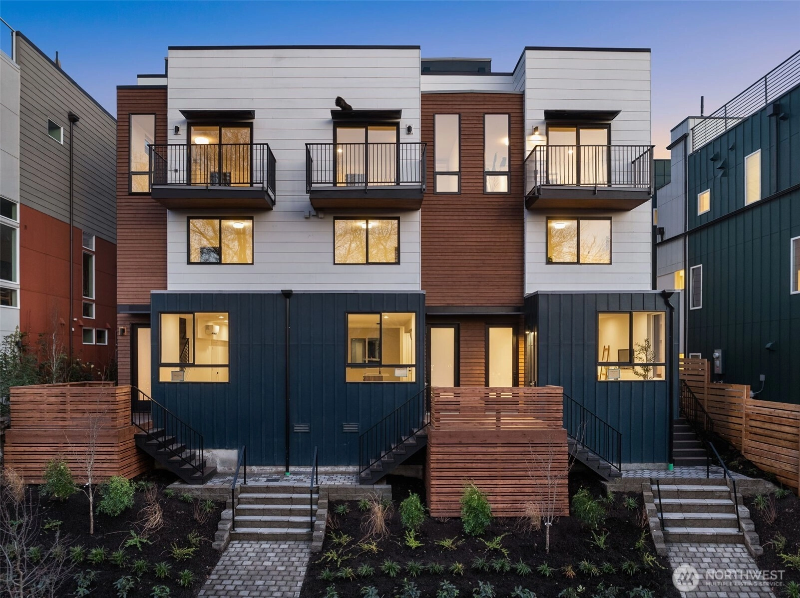 916 A 15th Ave Seattle WA 98122