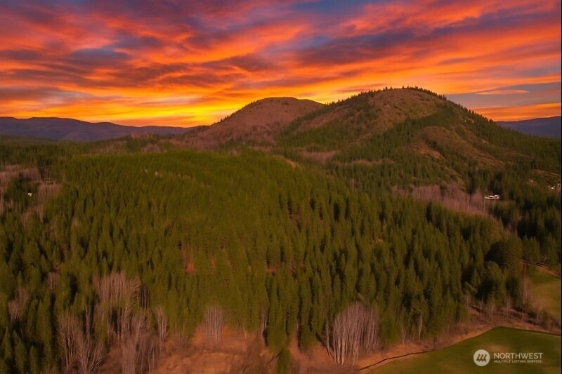 Sleepy Hollow Ln Newport WA 99156