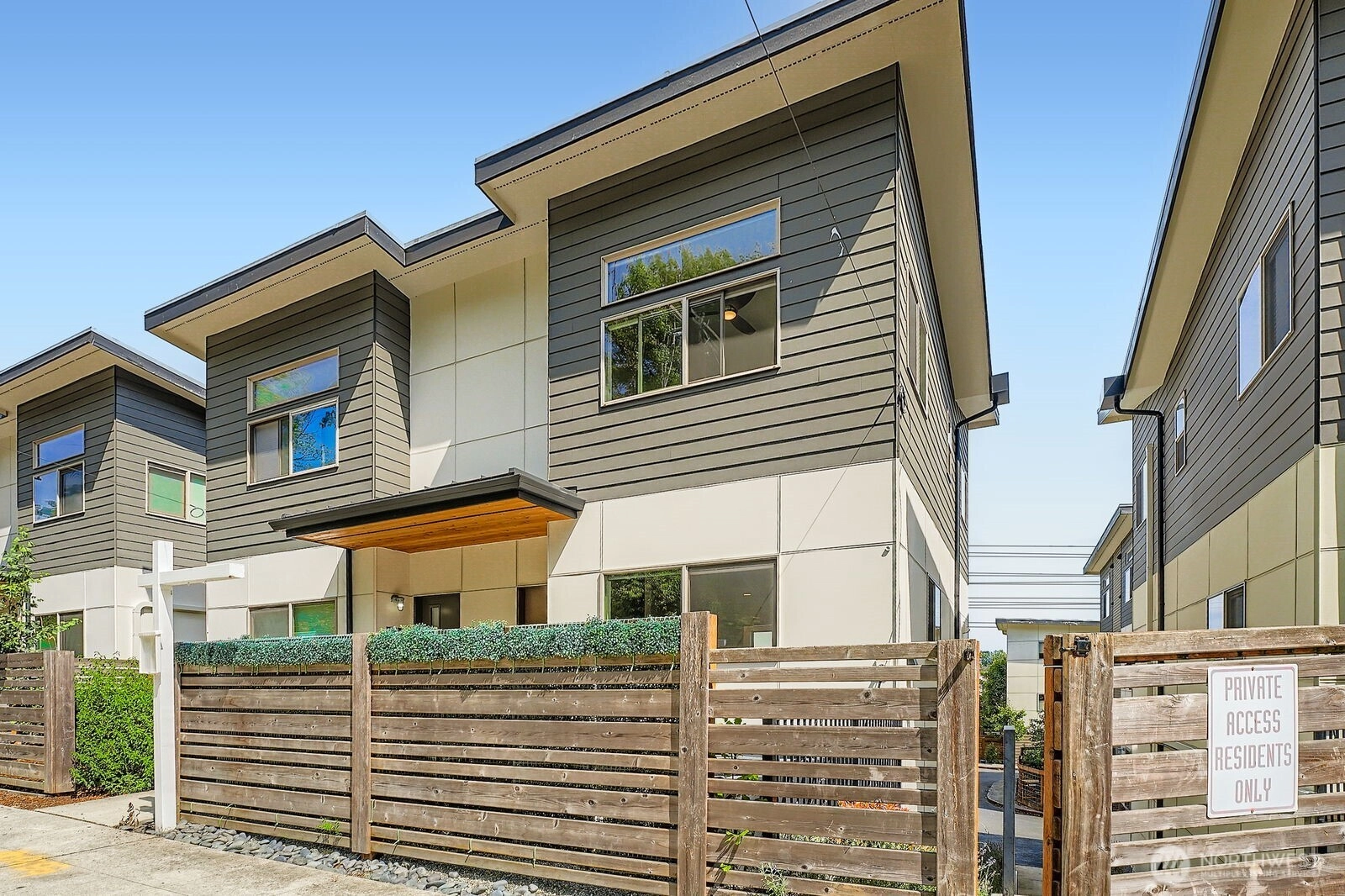 8718 42nd Ave S Seattle WA 98118