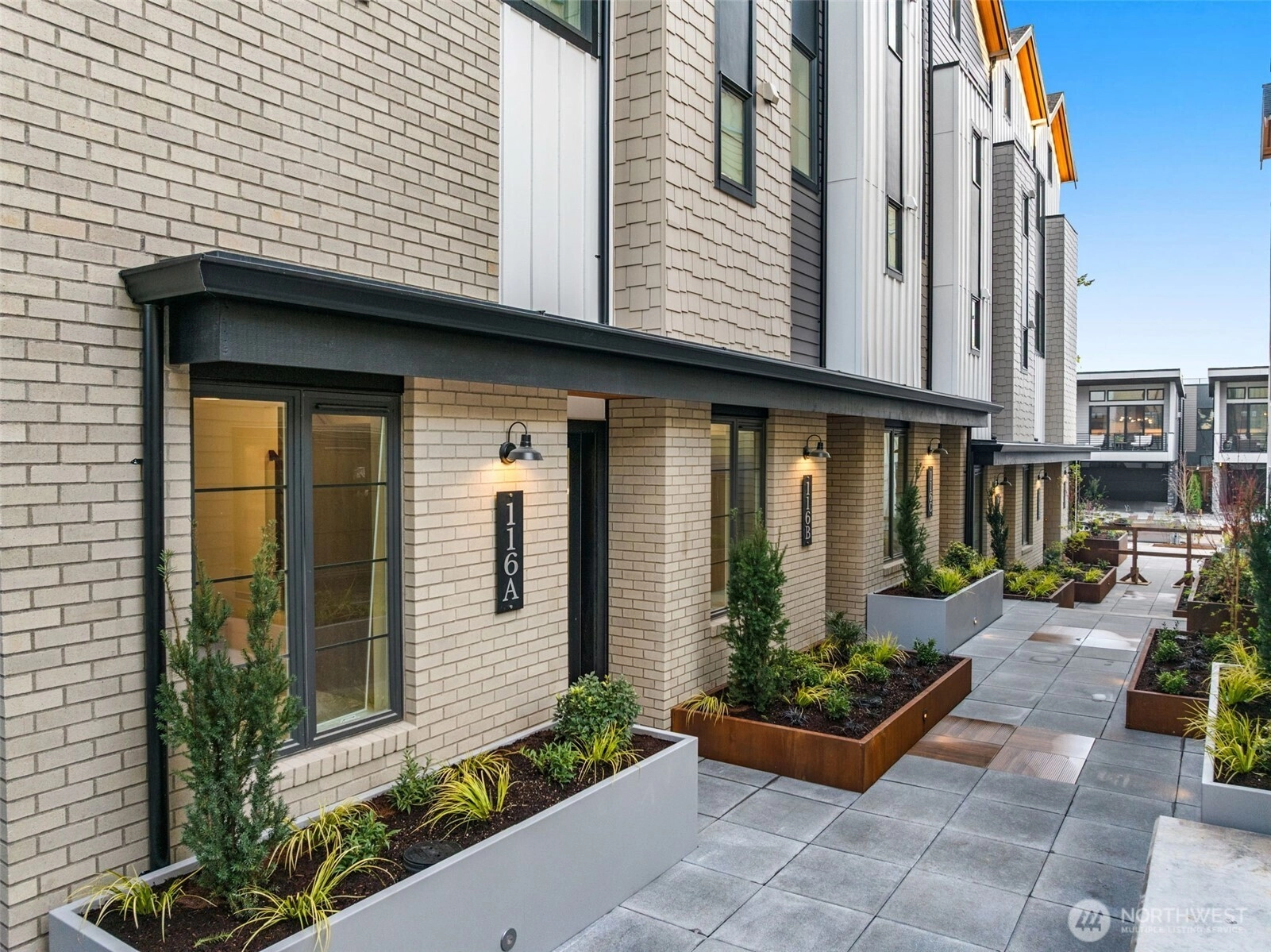 112 F 2nd St S Kirkland WA 98033