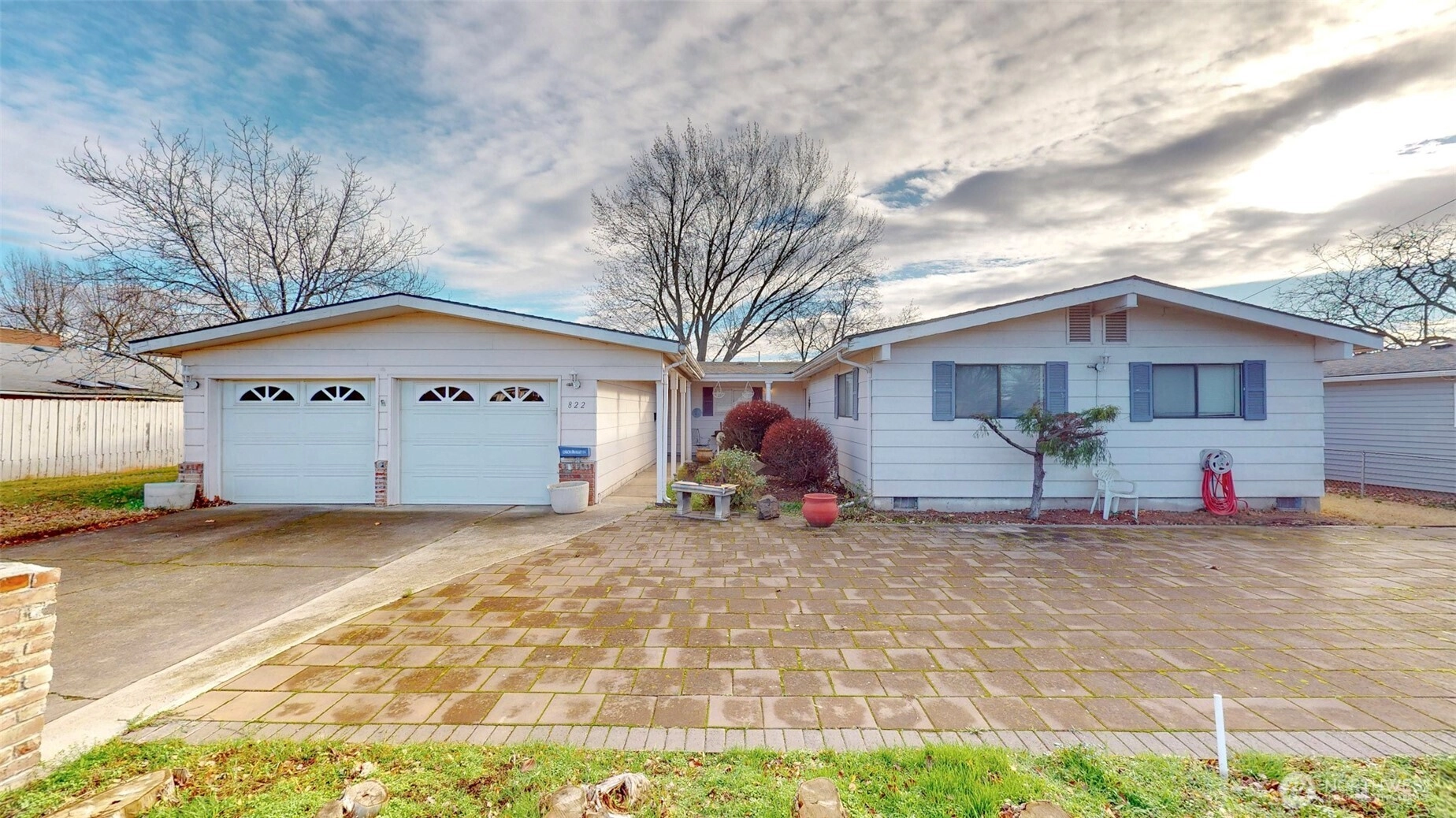 822 SE 12th St College Place WA 99324