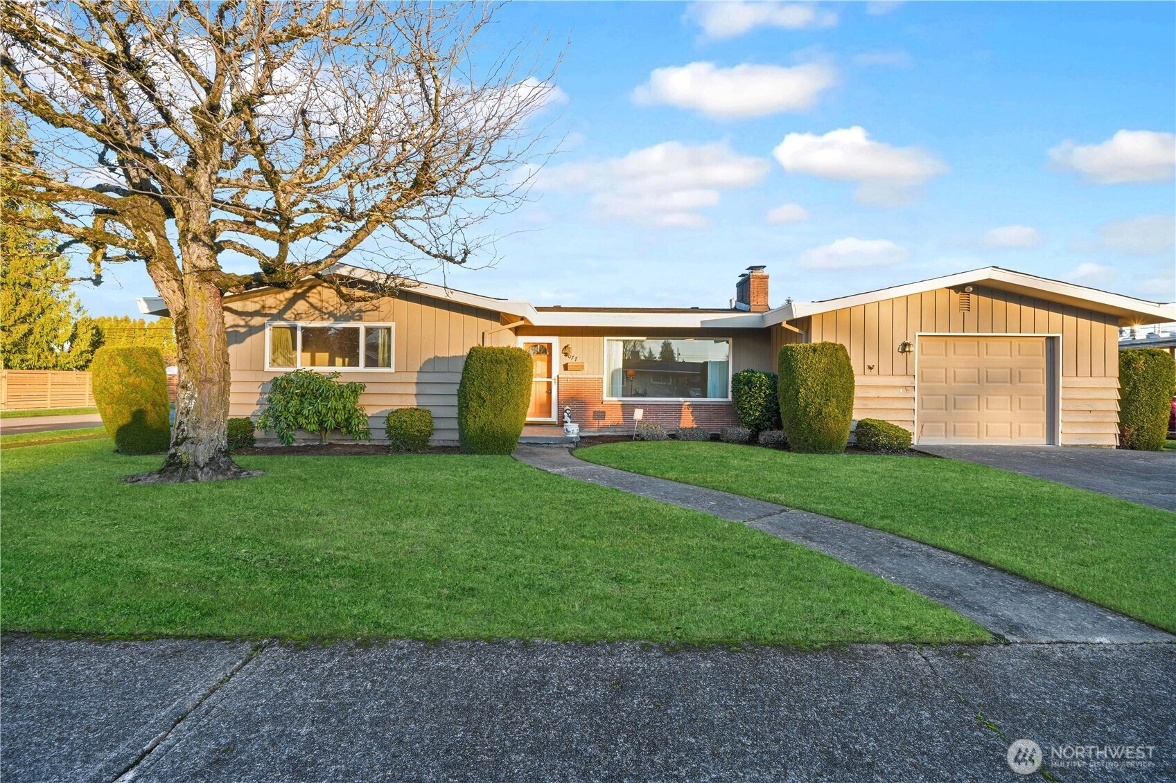 1077 Garfield St Enumclaw WA 98022