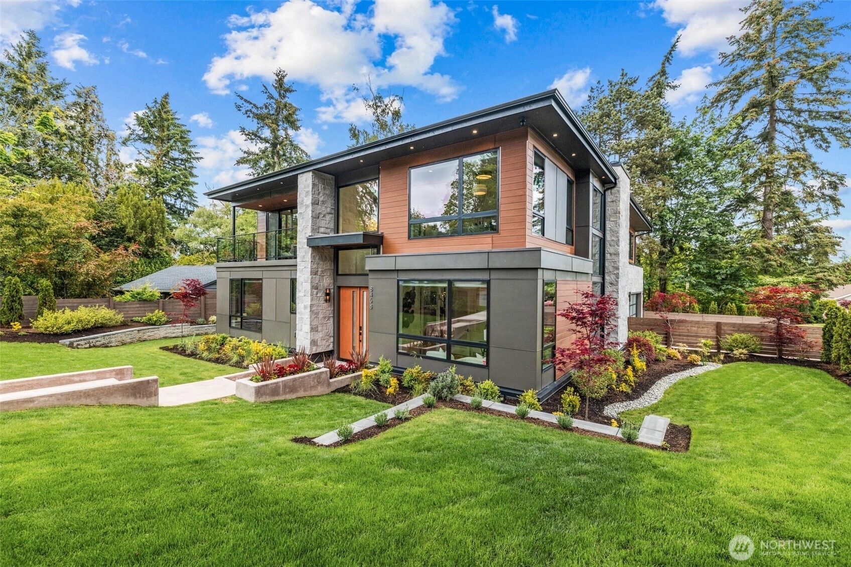 8458 NE 9th St Medina WA 98039