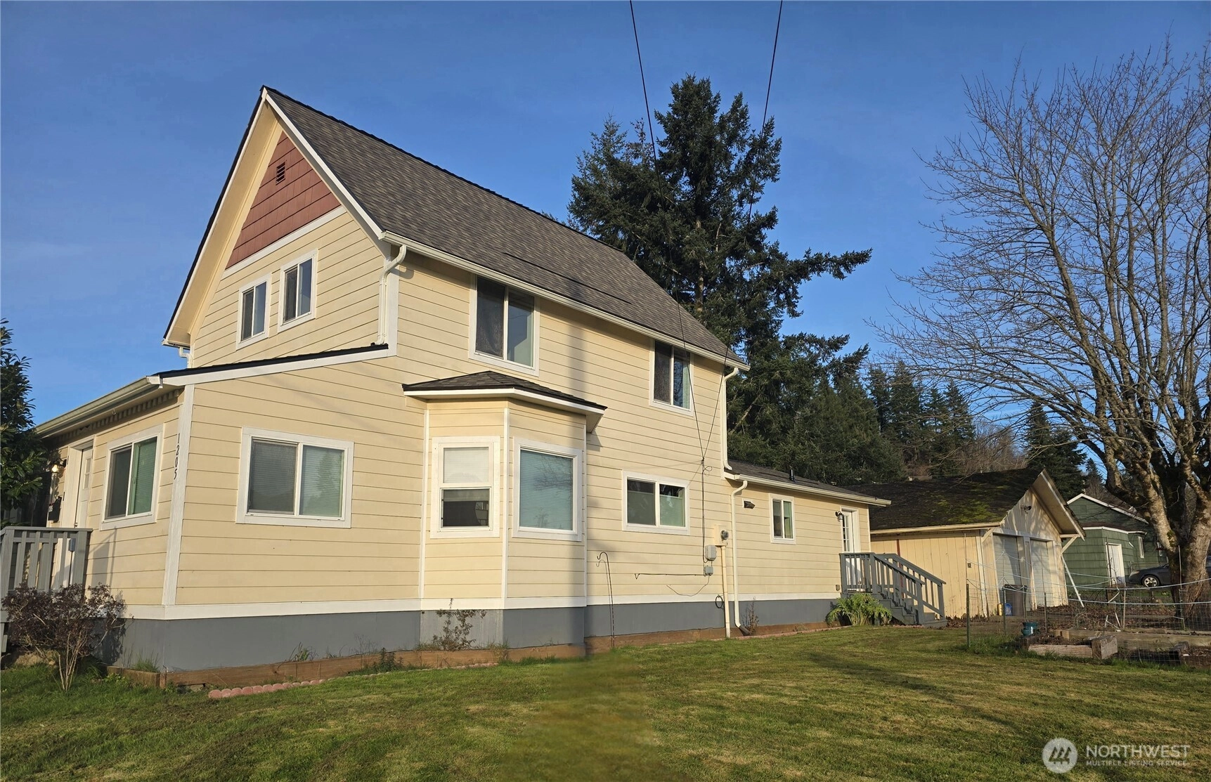 1205 Cedar St Unit  Raymond WA 98577
