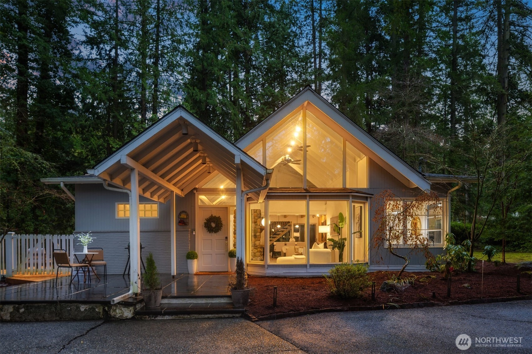 17050 37th Ave NE Lake Forest Park WA 98155