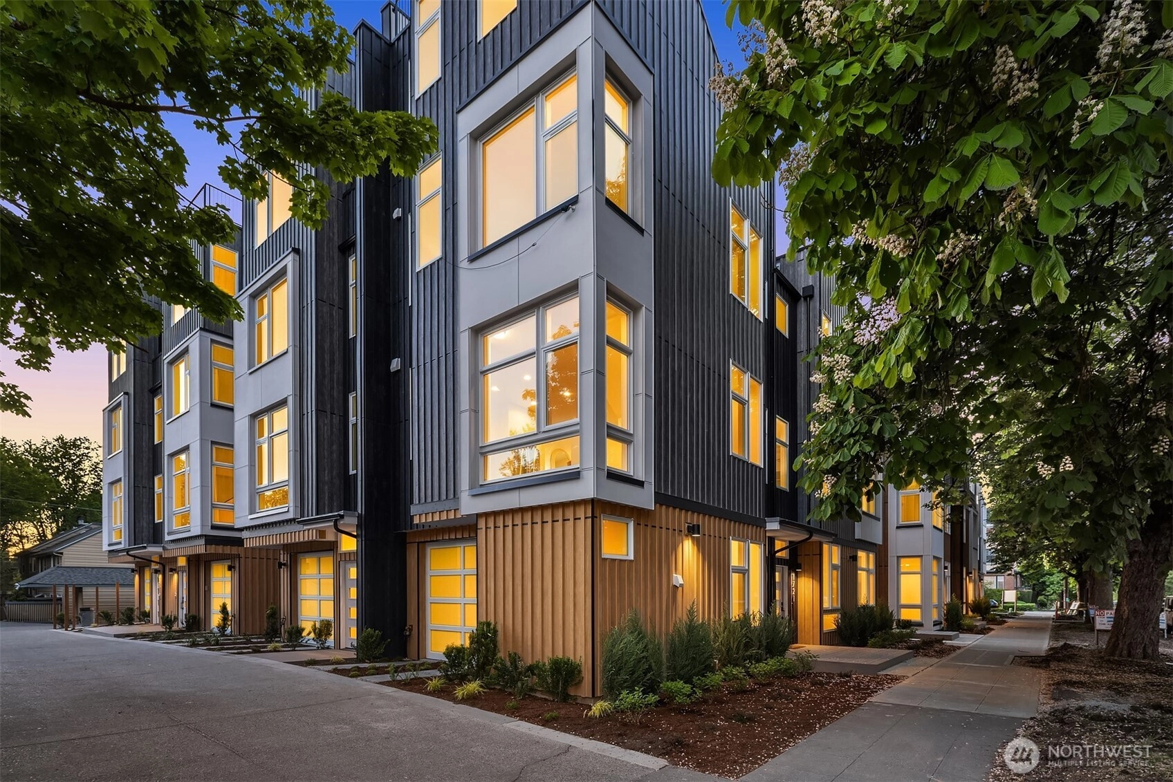 1717 17th Ave Unit  Seattle WA 98122