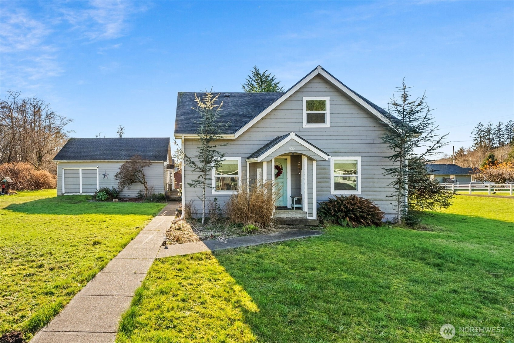 933 Crescent St Raymond WA 98577