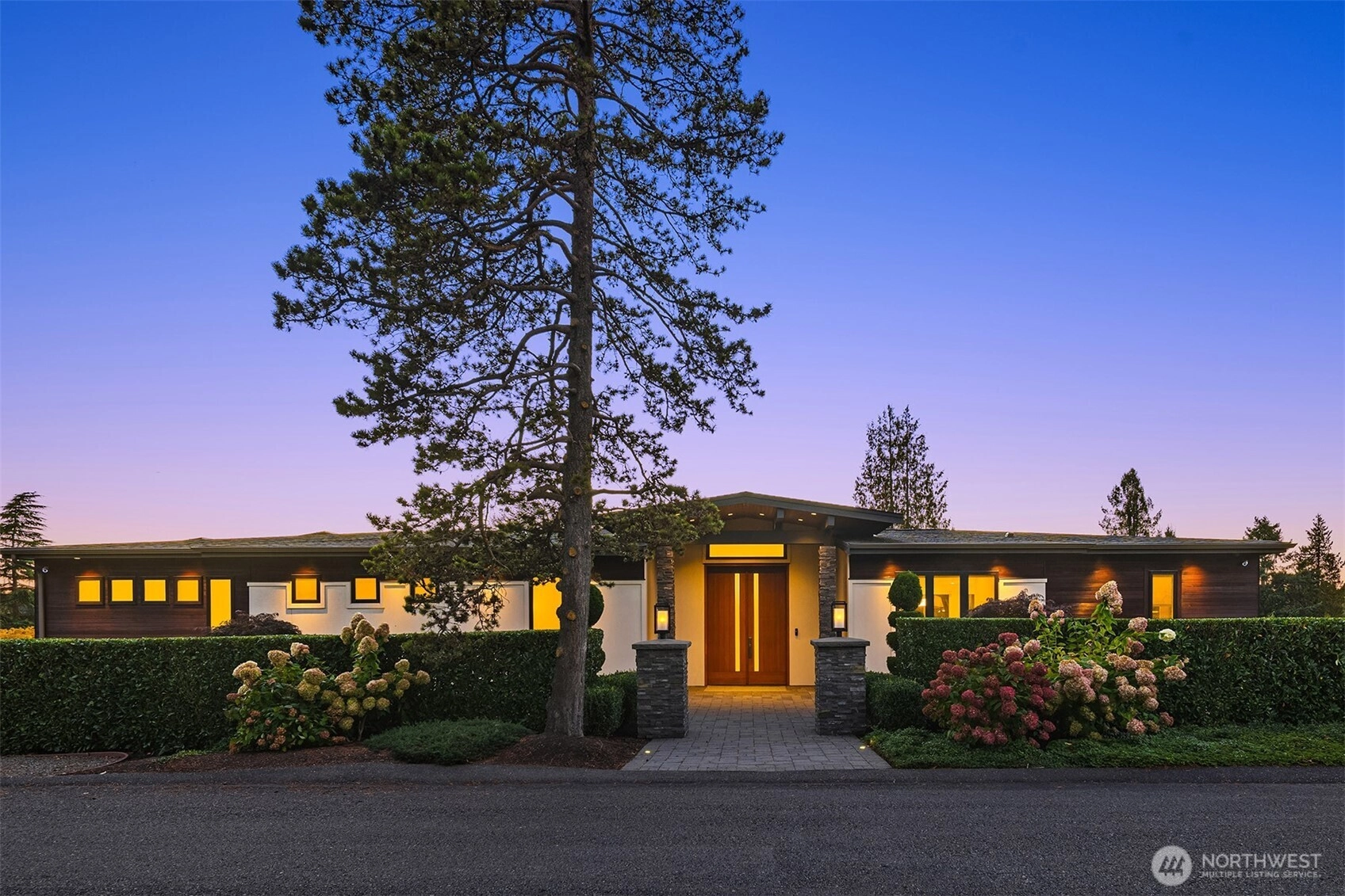 8926 NE 36th St Yarrow Point WA 98004