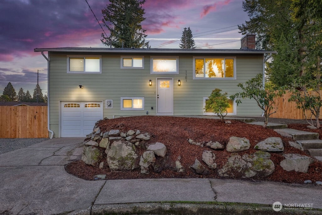 1101 Vashon Ct NE Unit  Renton WA 98059