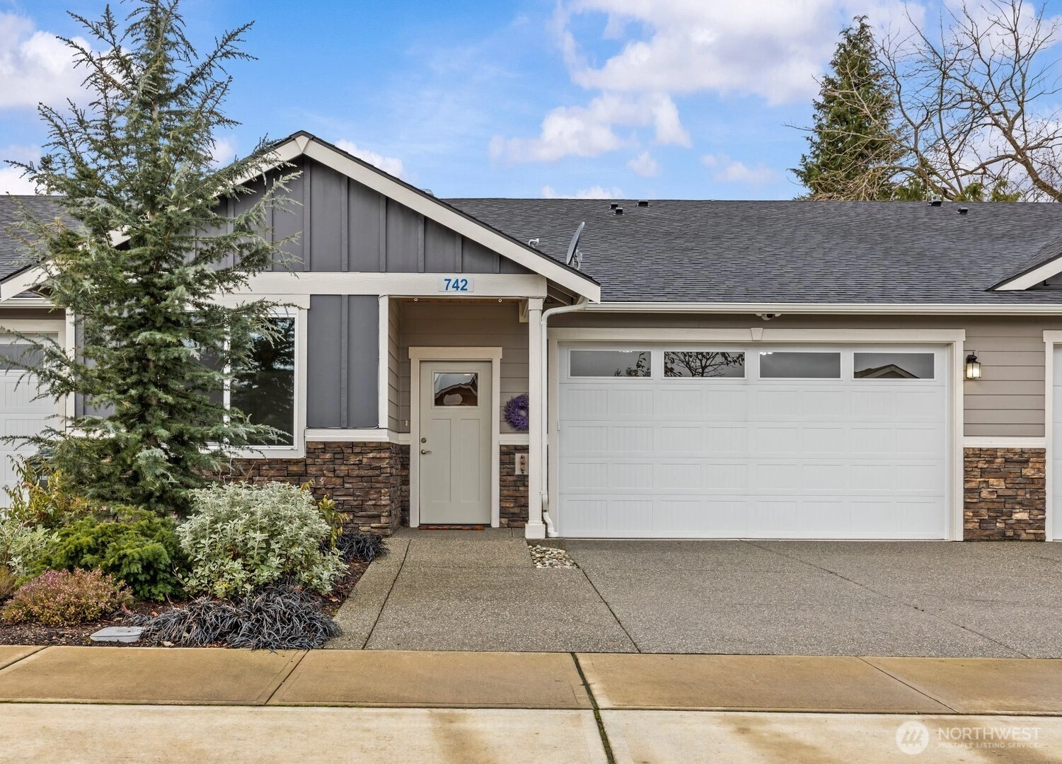 742 Parkland Loop Sedro Woolley WA 98284