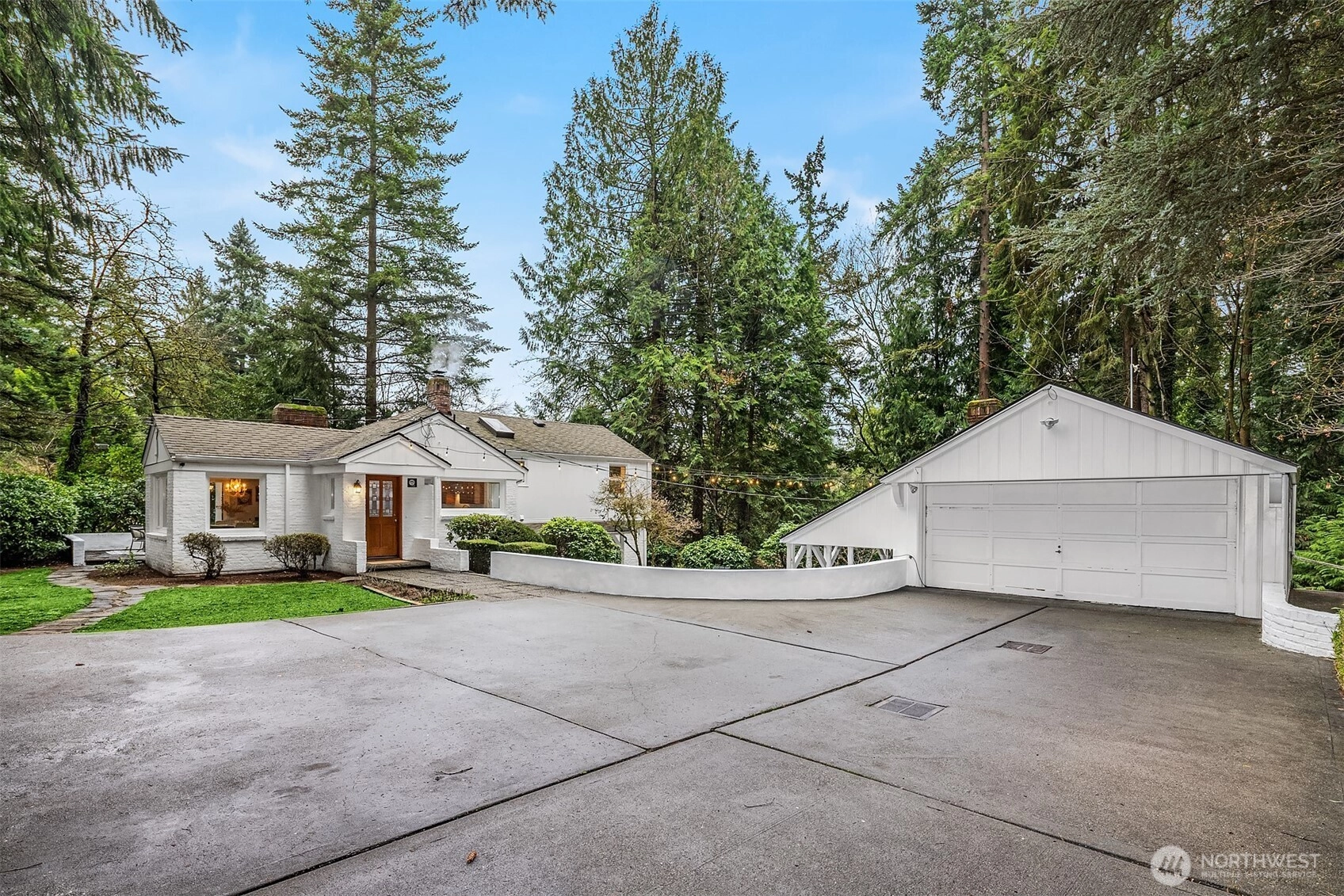 17899 40th Ave NE Lake Forest Park WA 98155