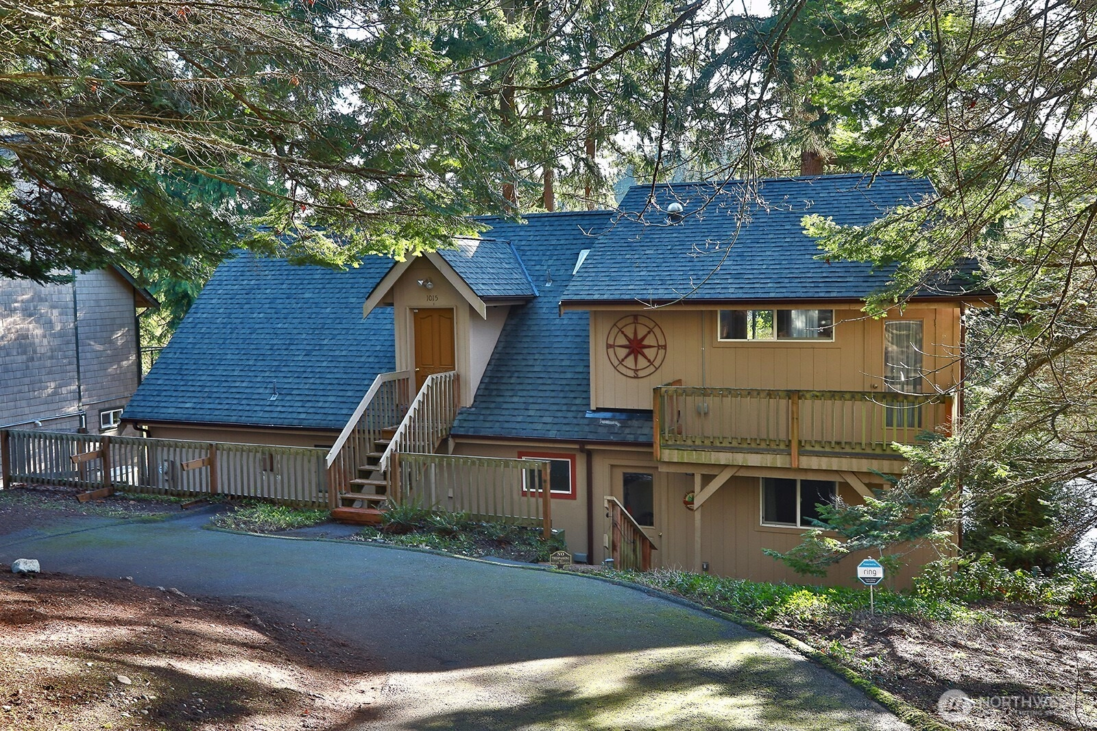 1015 Honeymoon Lake Dr Greenbank WA 98253