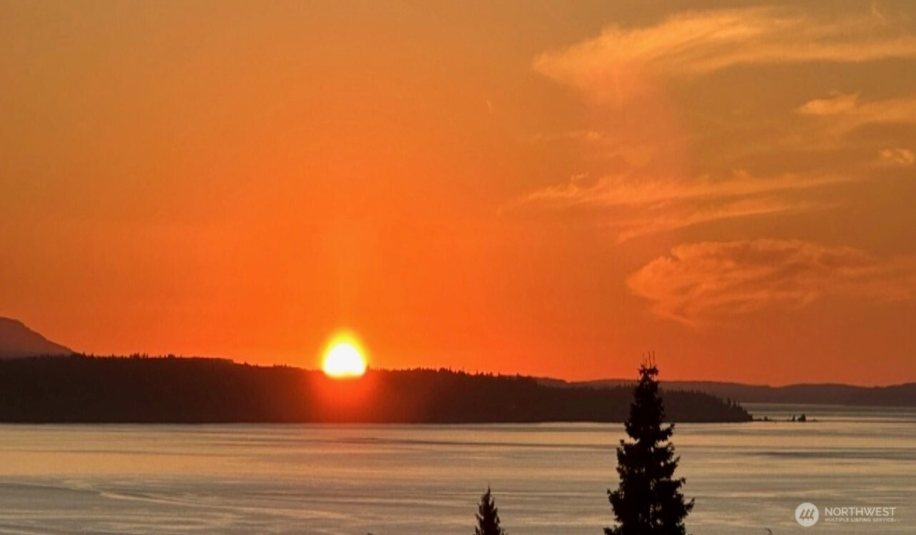 1133 Emerald Hills Dr Edmonds WA 98020