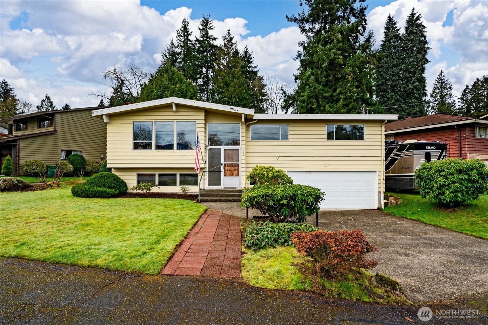 1547 NE Brockman Pl Unit  Seattle WA 98125