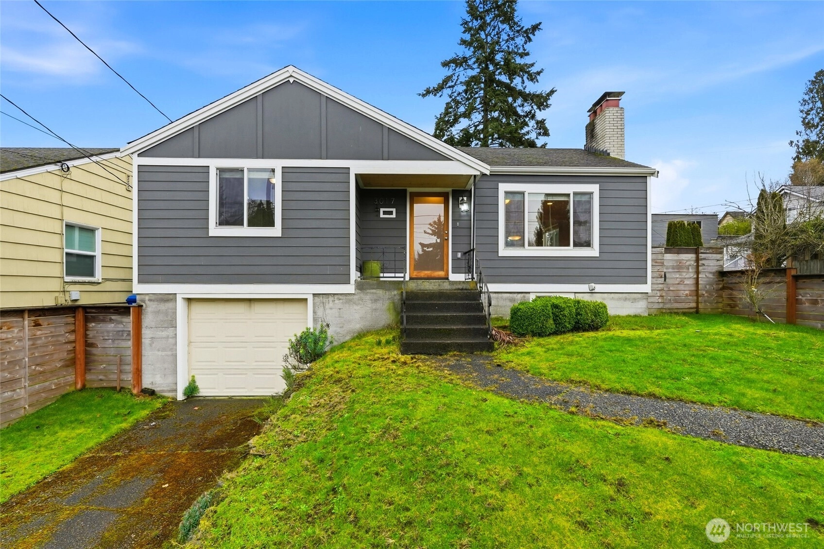 3017 W Government Way Unit  Seattle WA 98199