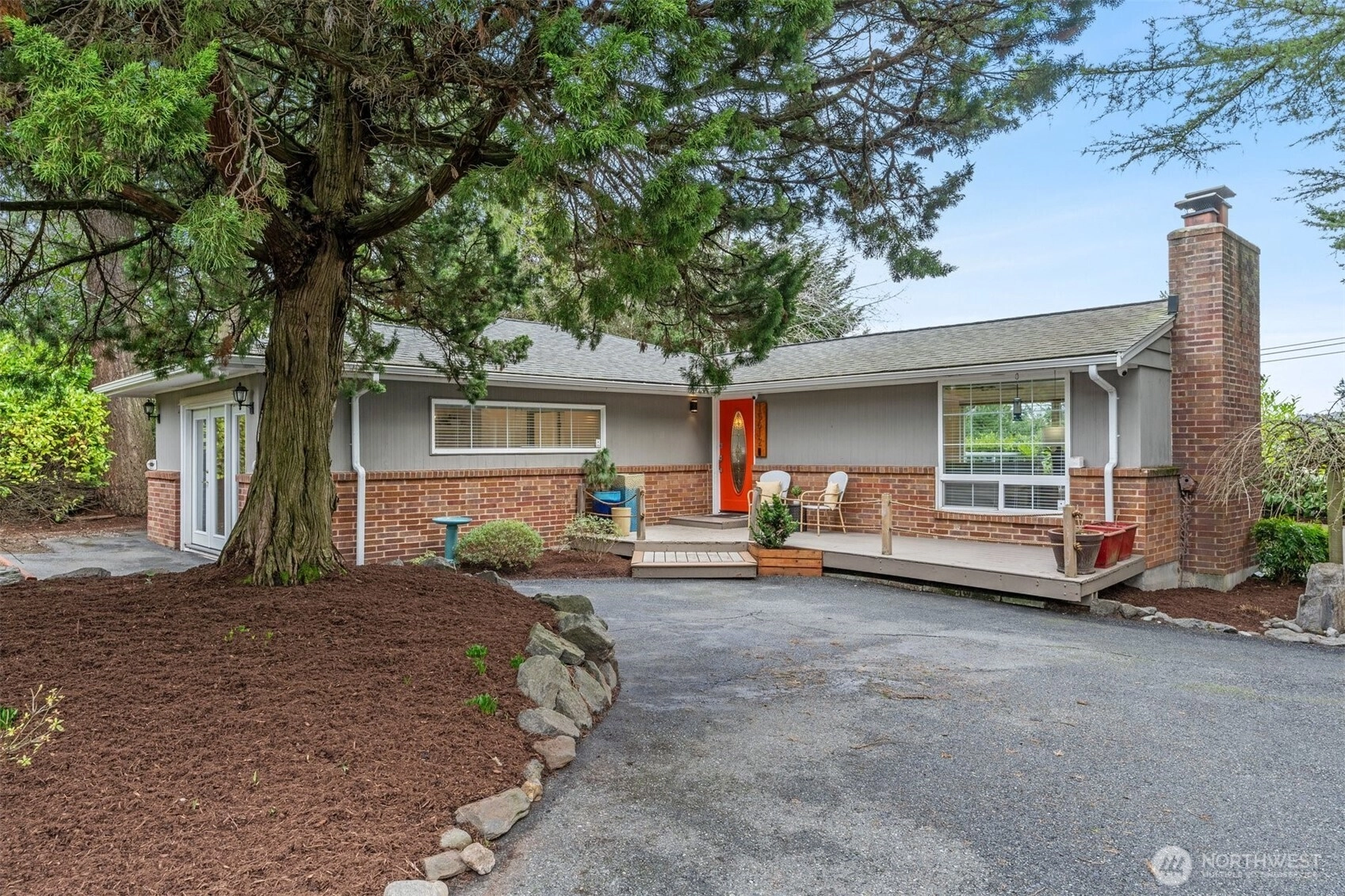 15612 38th Ave NE Unit  Lake Forest Park WA 98155