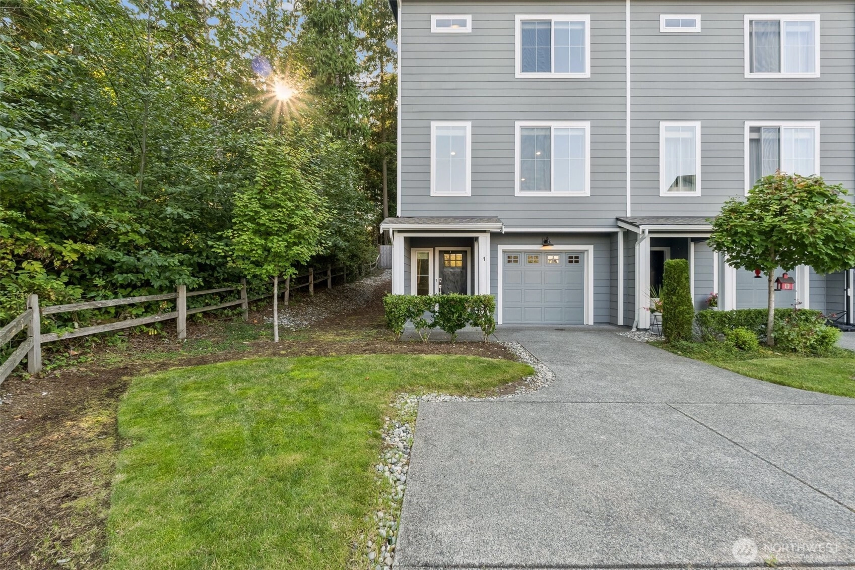2014 101st Ave SE Unit 1 Lake Stevens WA 98258