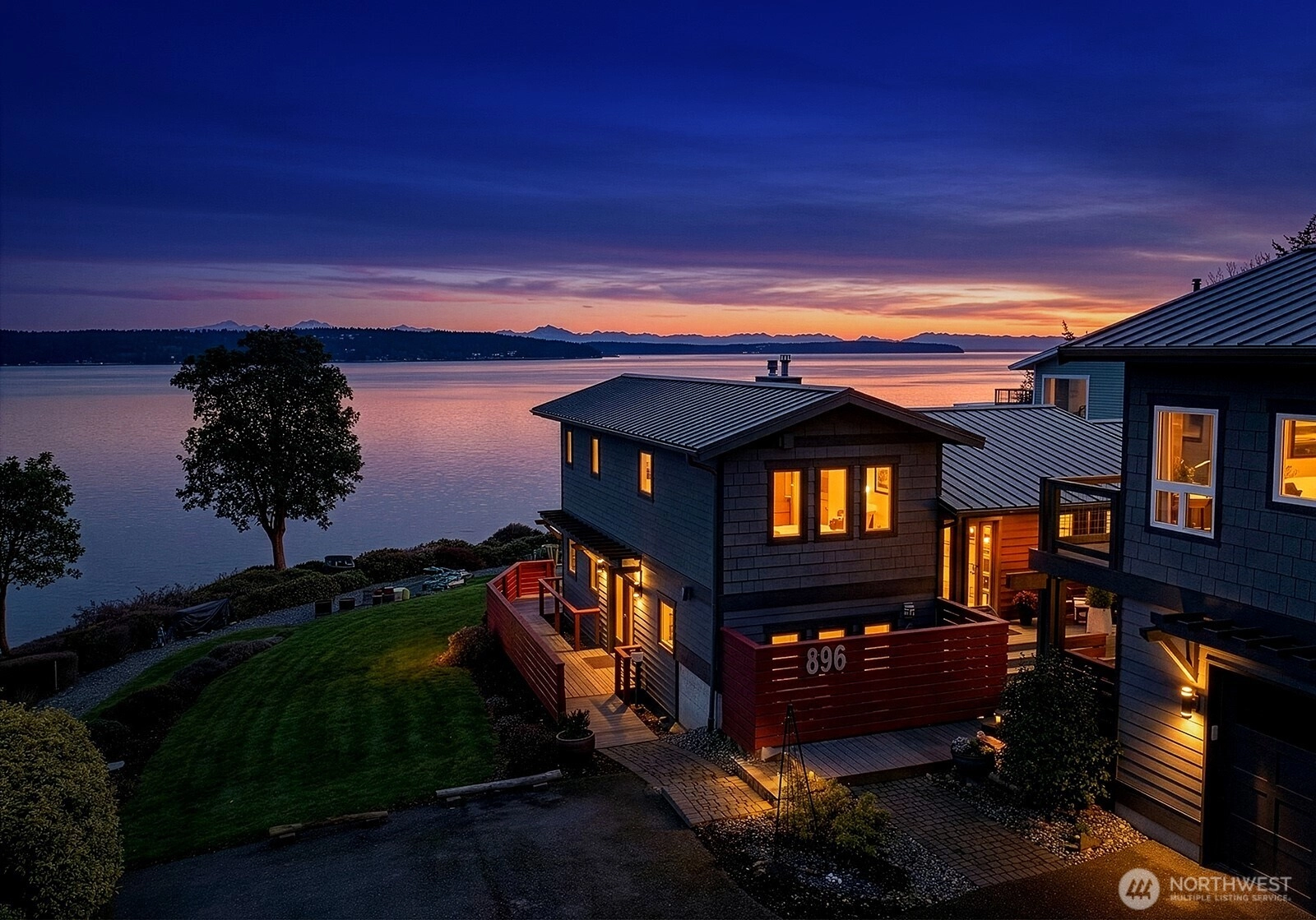 896 Snowshoe Pl Greenbank WA 98253