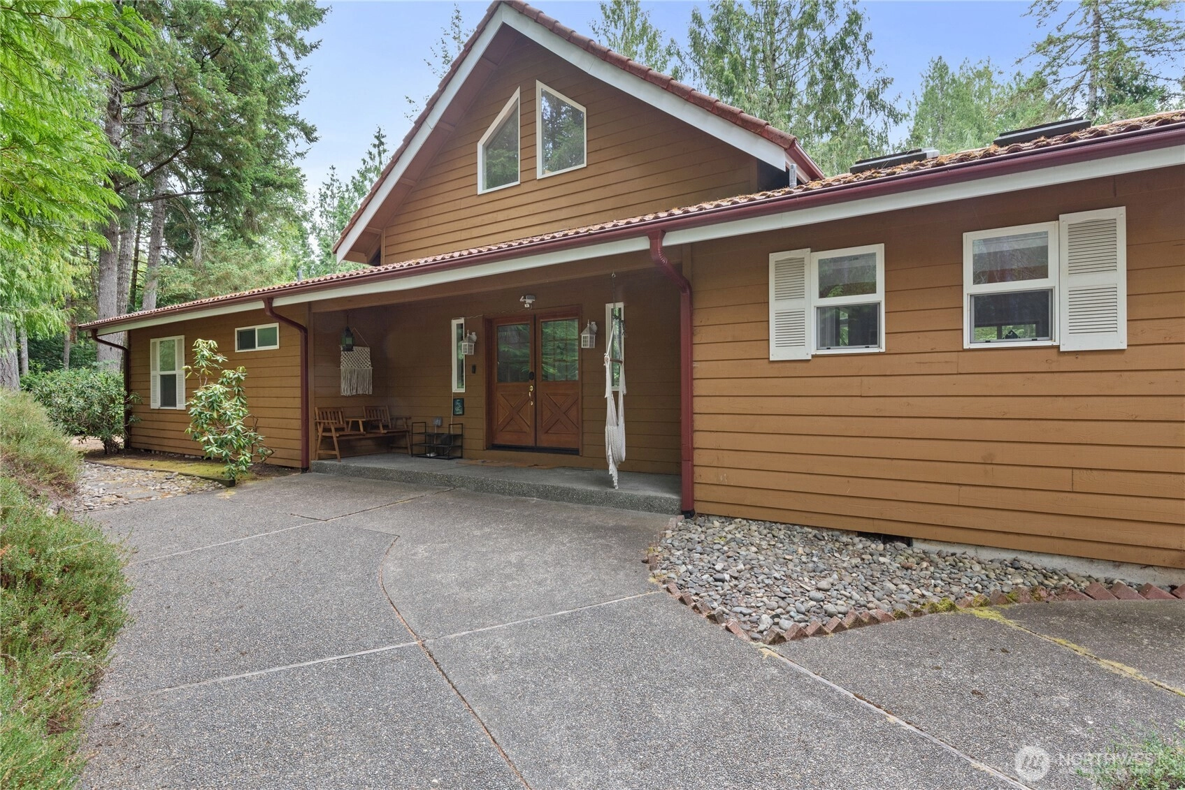 41 E Westlake Pl Allyn WA 98524
