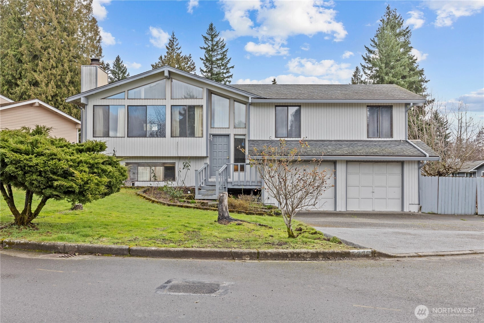 9233 S 239th St Unit  Kent WA 98031