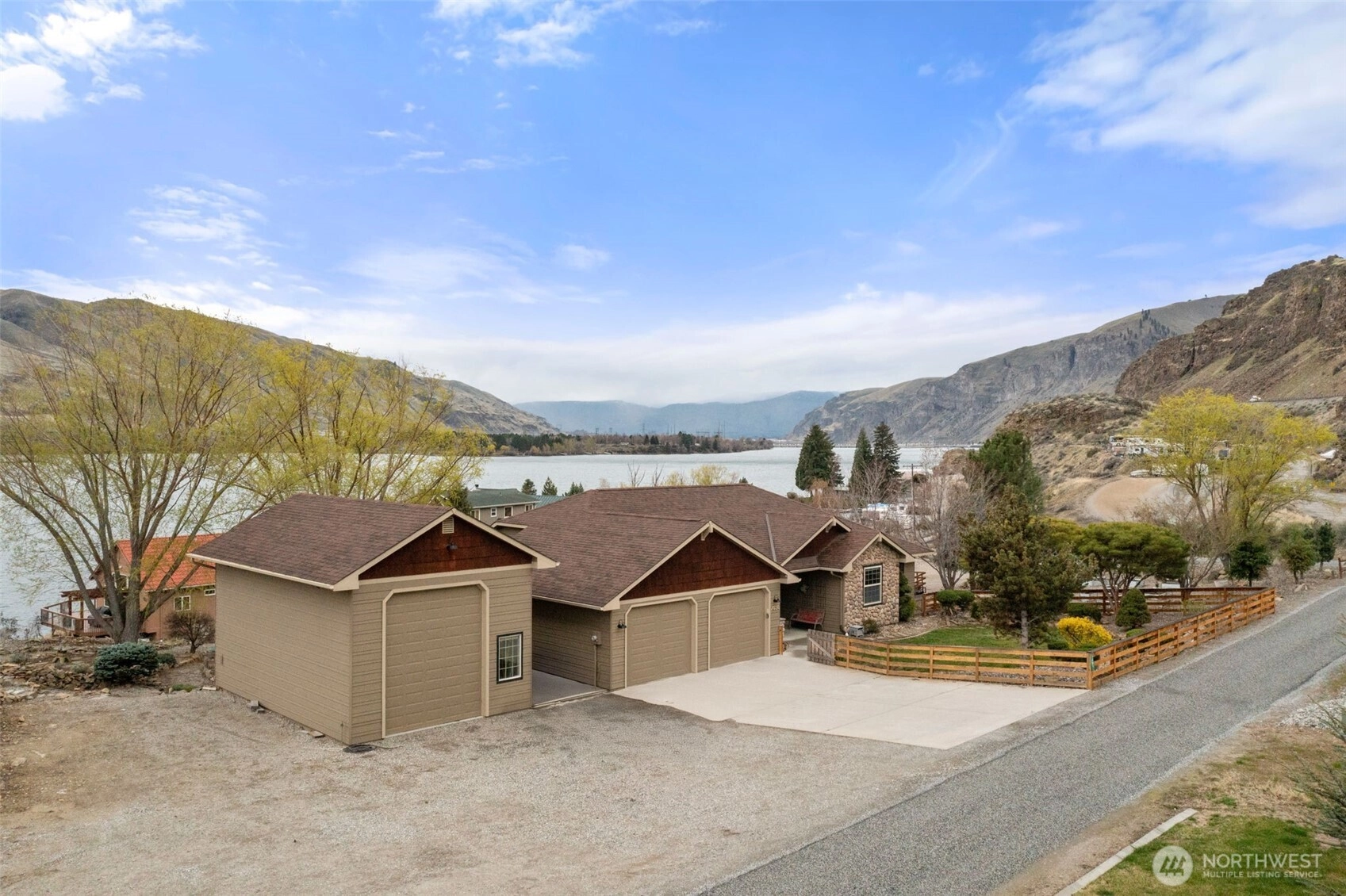7491 Pot O Gold Ln Wenatchee WA 98801