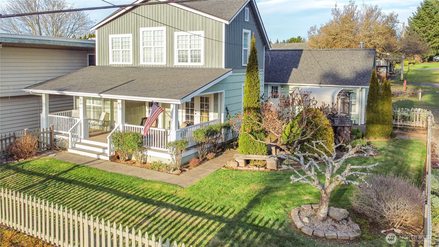 475 Columbia St Cathlamet WA 98612
