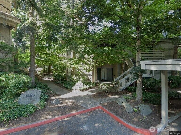 1380 Bellevue Way NE Unit 8 Bellevue WA 98004