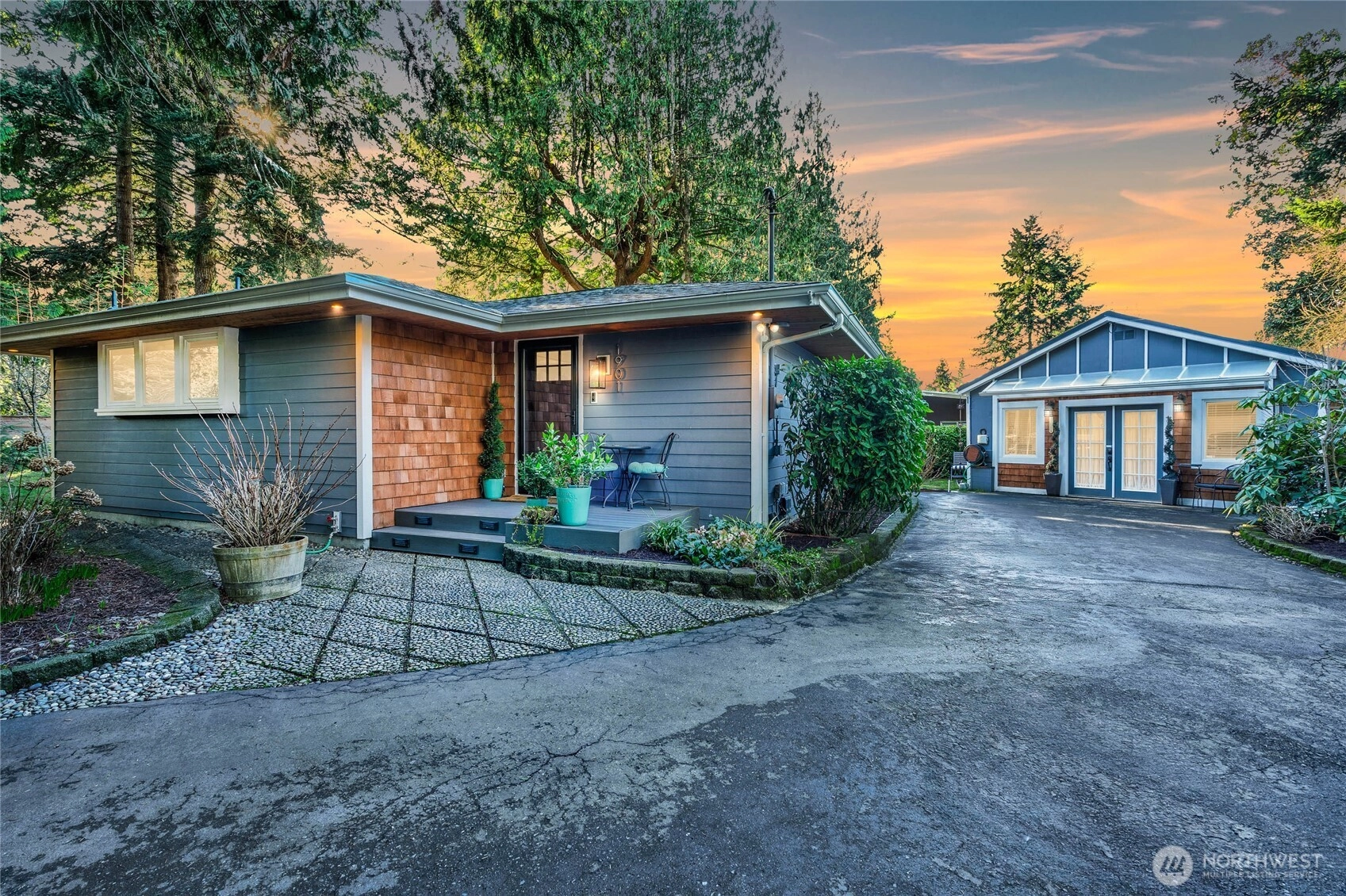 1901 SW 170th St Normandy Park WA 98166