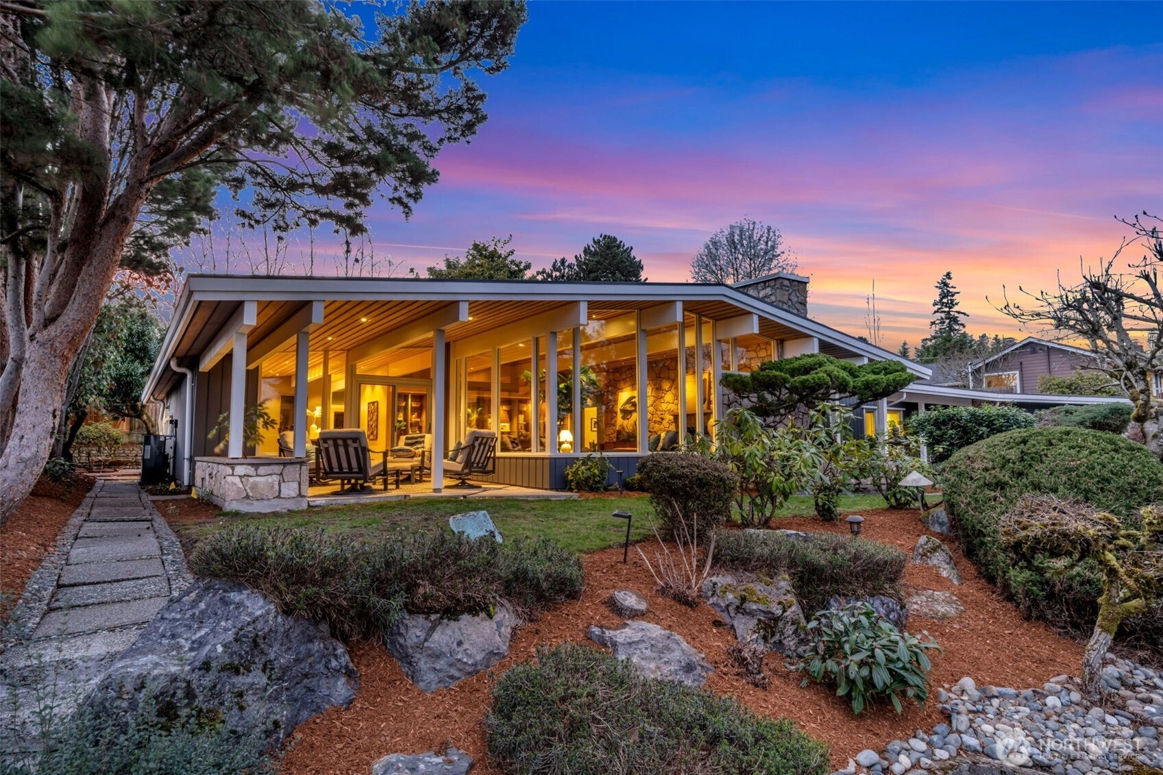 6437 Hampton Rd S Seattle WA 98118