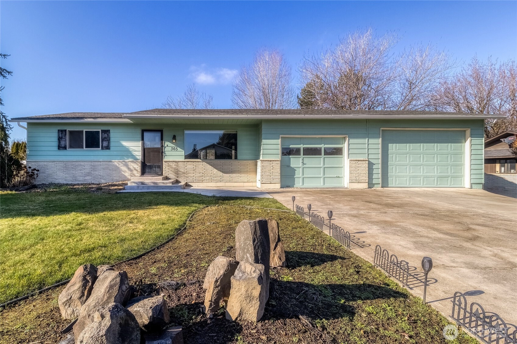 365 SE Highland Park Dr College Place WA 99324