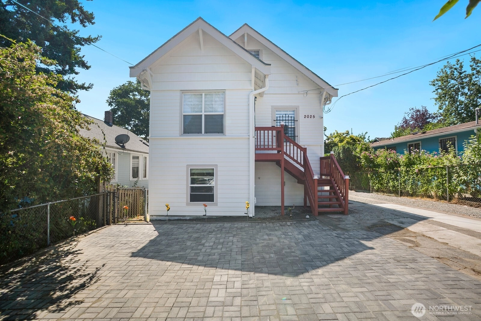 2025 S Ingersoll Pl Seattle WA 98144