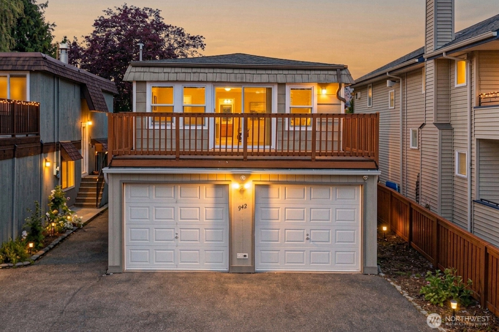942 N 82nd St Seattle WA 98103