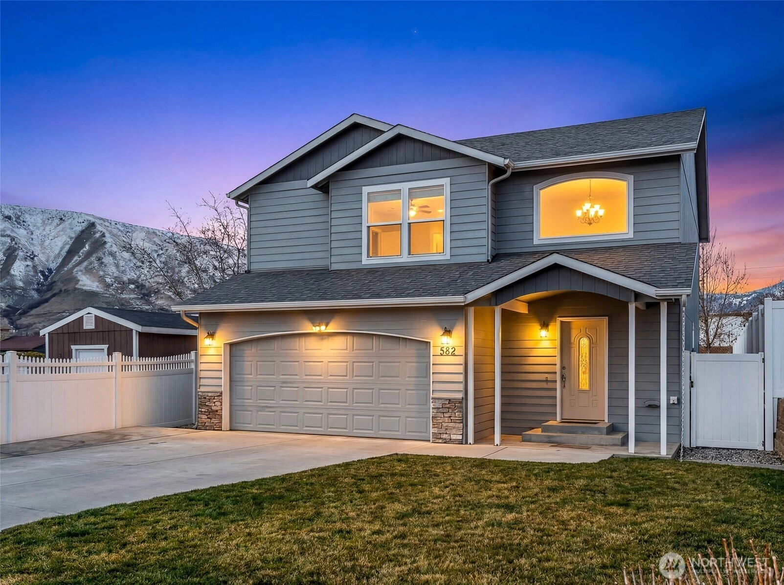 582 S James Ave East Wenatchee WA 98802