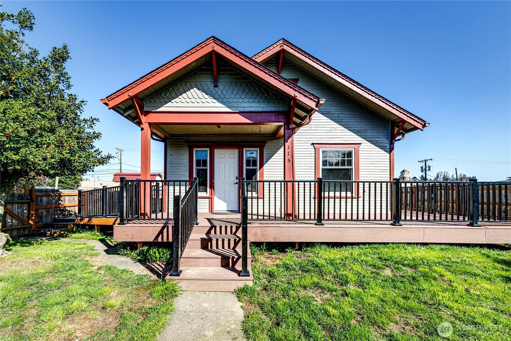 115 E 5th St Unit  Port Angeles WA 98362