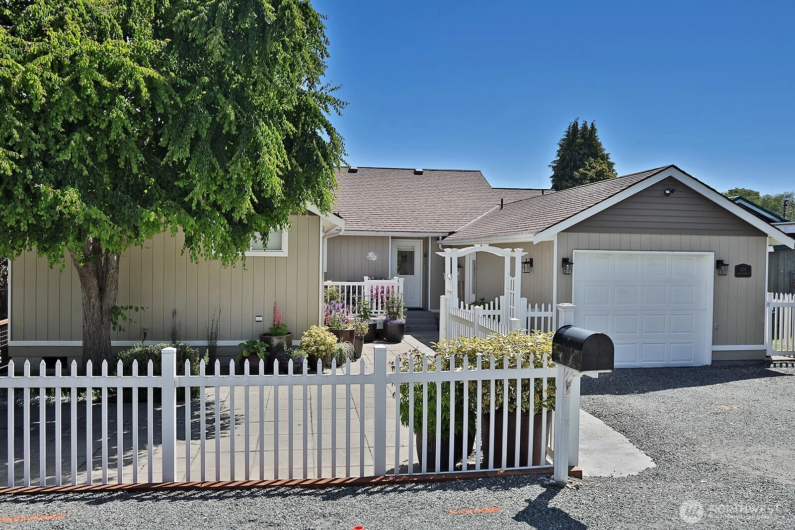 424 Island View Ln Langley WA 98260