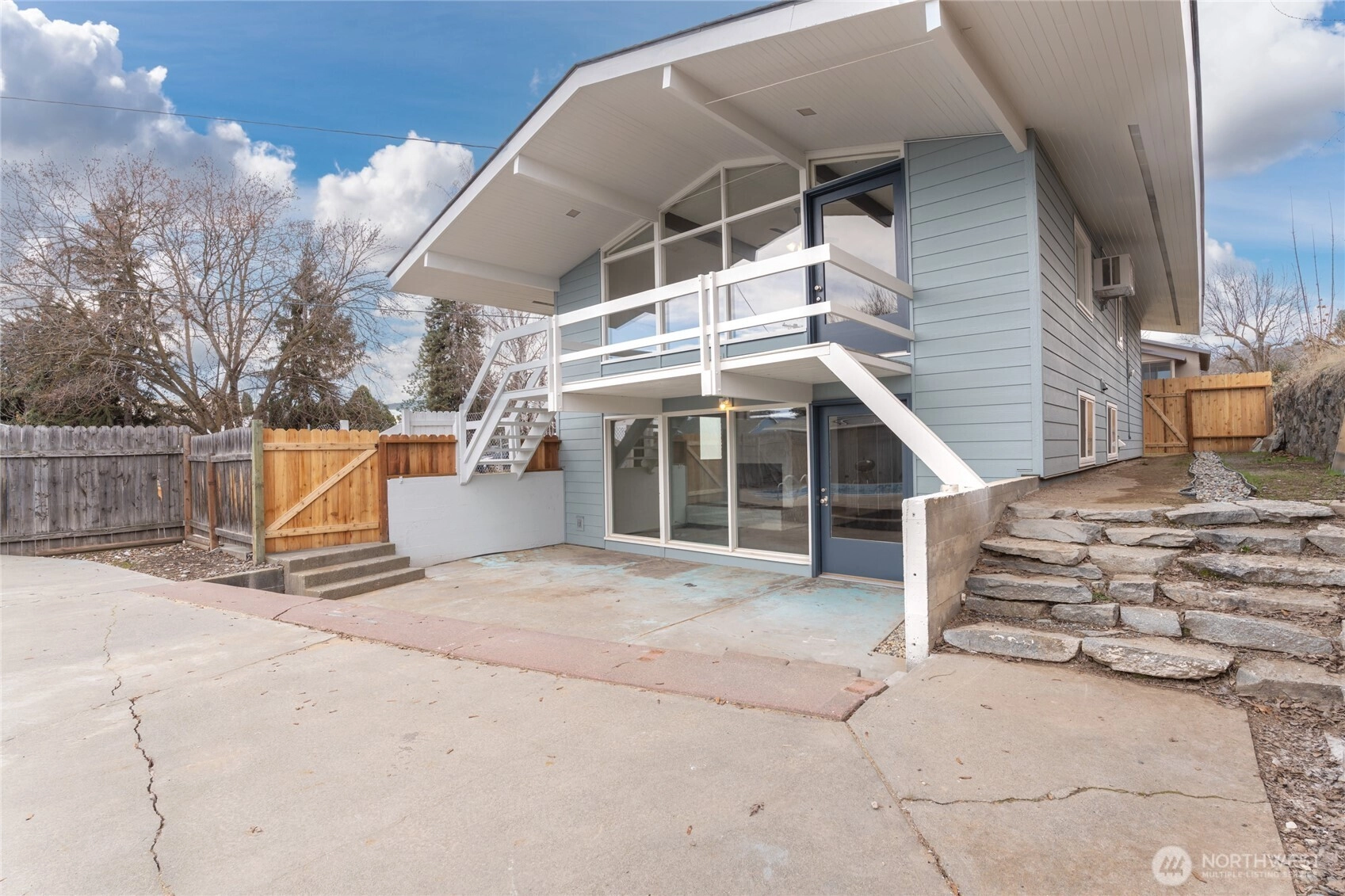 314 3rd Ave W Omak WA 98841