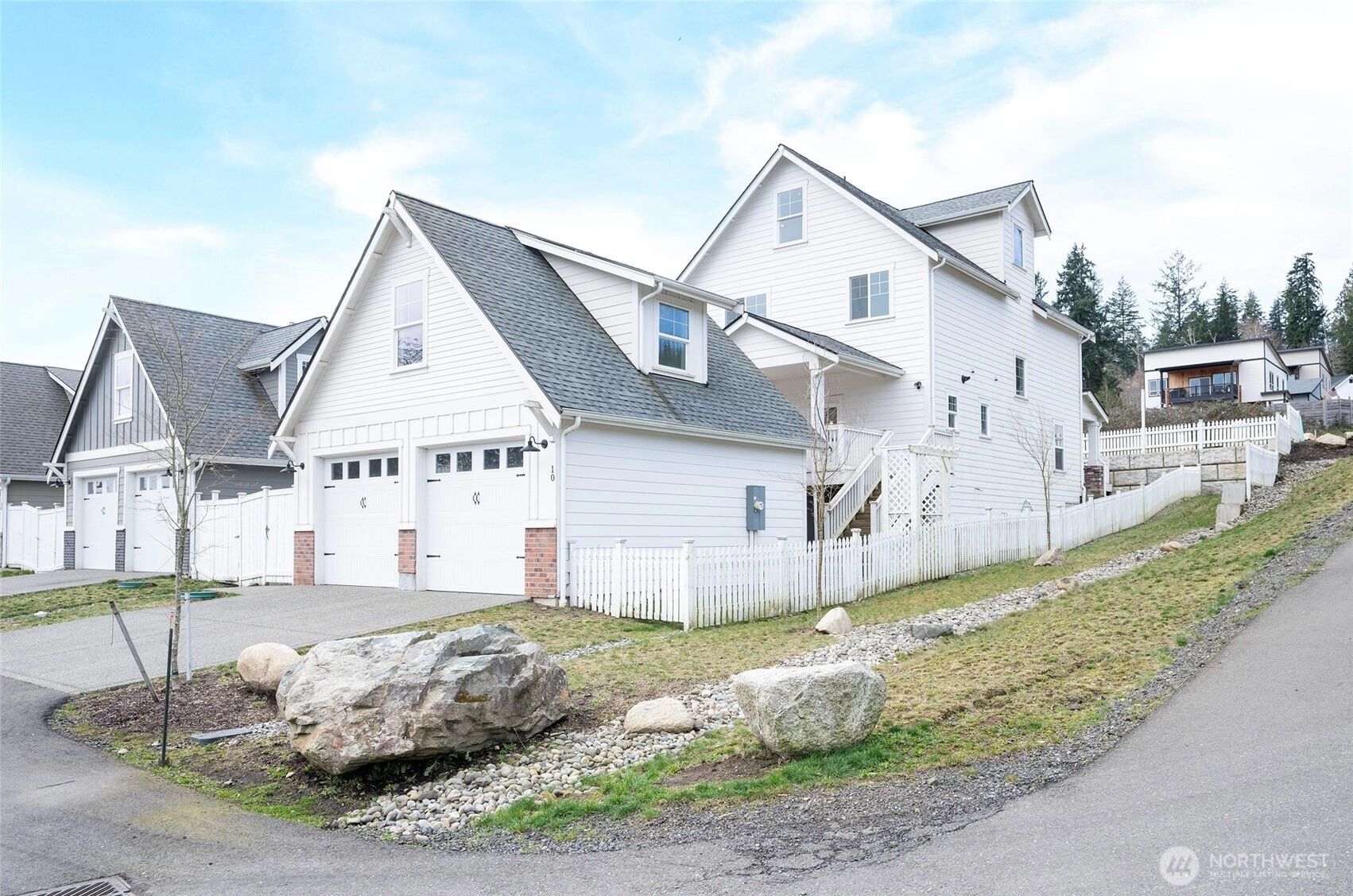 10 E Compass Ln Allyn WA 98524