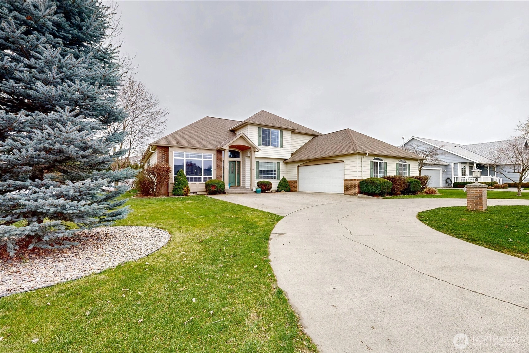 956 SE Garrison Dr College Place WA 99324