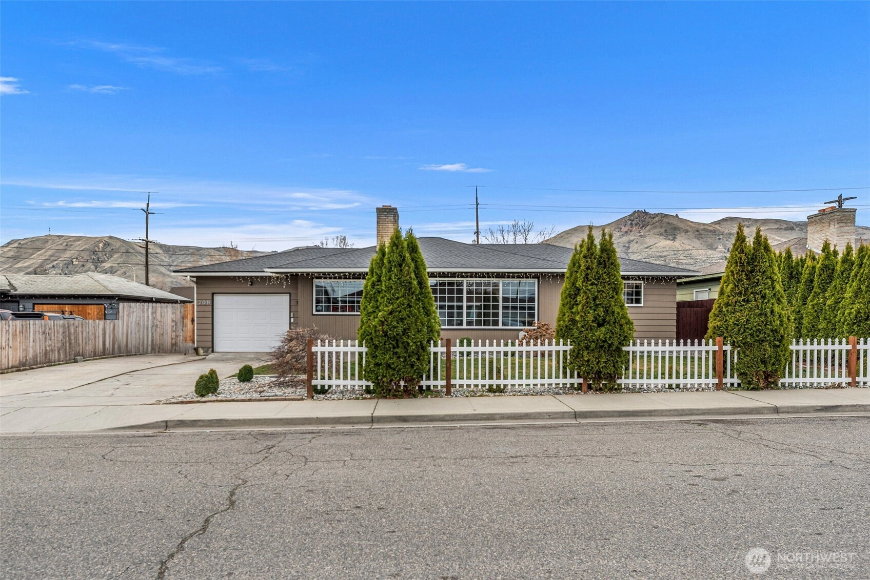 709 Schons Pl Wenatchee WA 98801
