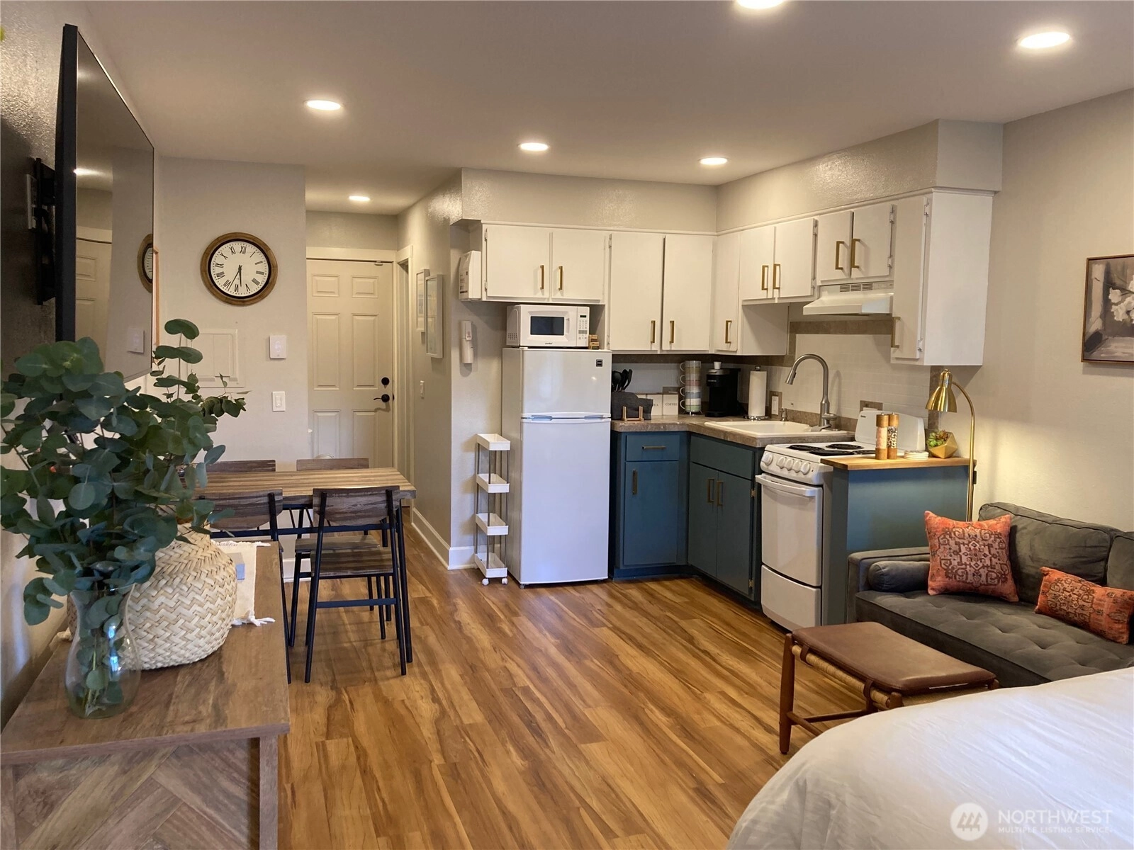 250 Tucker Ave Unit 2 Unit 2 Friday Harbor WA 98250