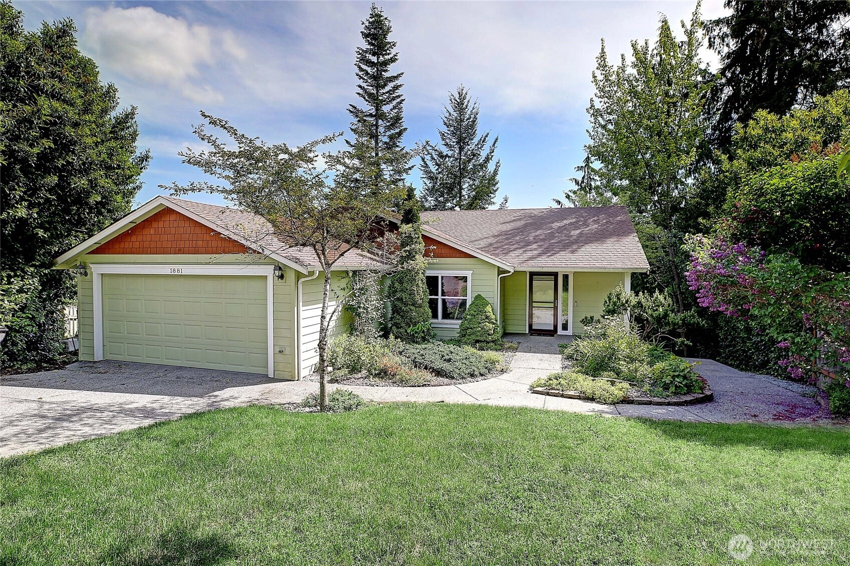 1881 Lake Dr Camano Island WA 98282