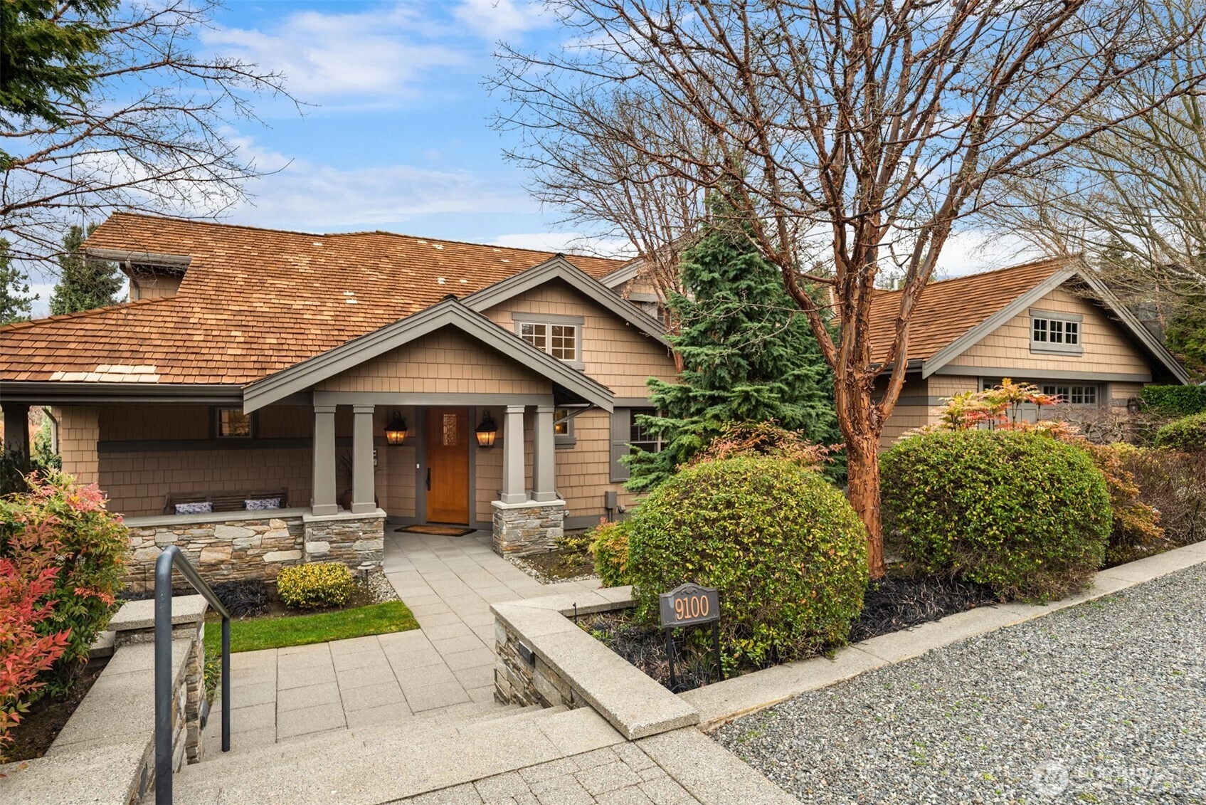 9100 NE 42nd St Yarrow Point WA 98004