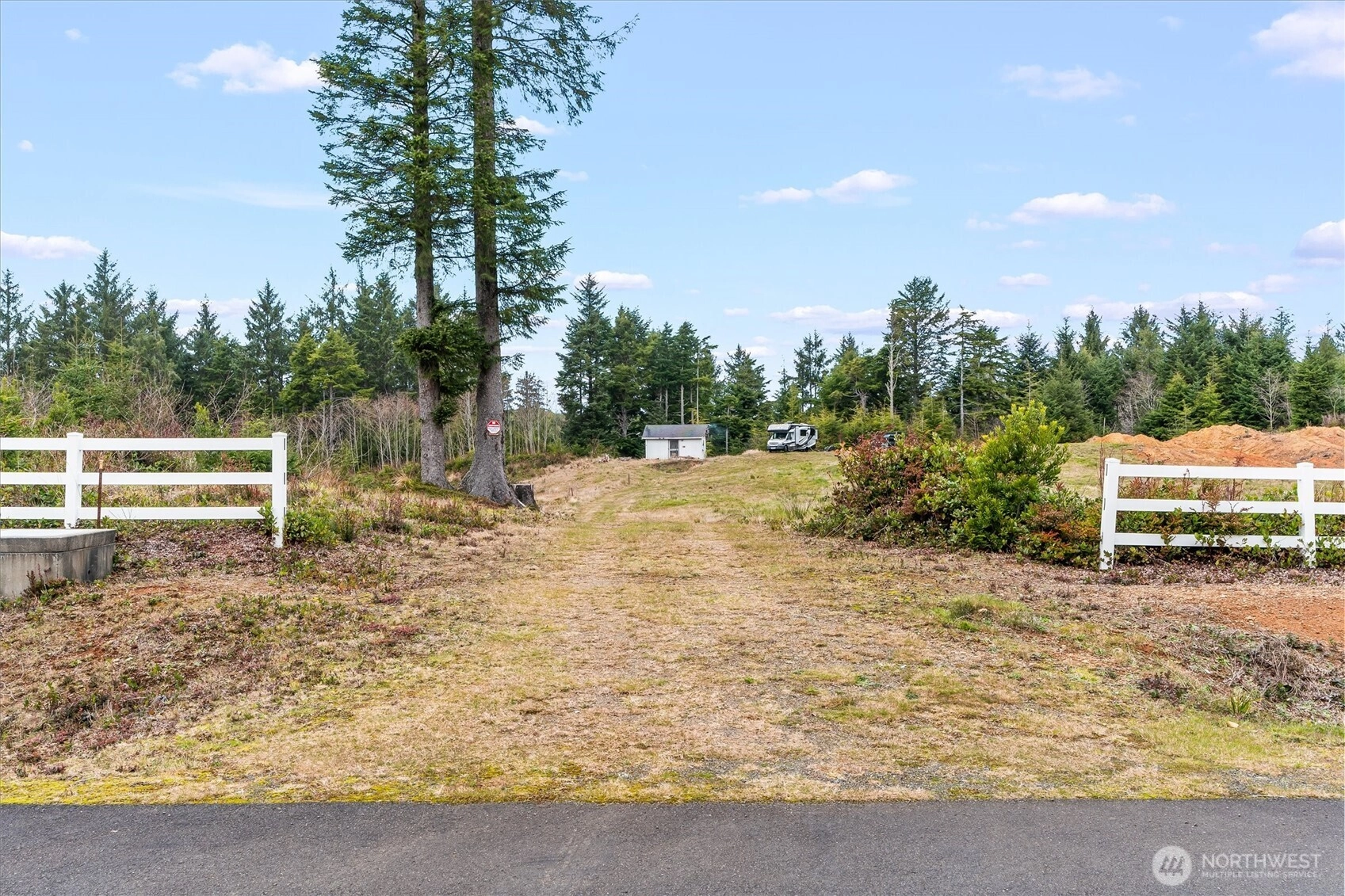 14 Chauncey Ln W Pacific Beach WA 98571